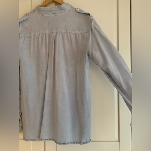 Pale blue jeans shirt from Zara. - Picture 3 of 9